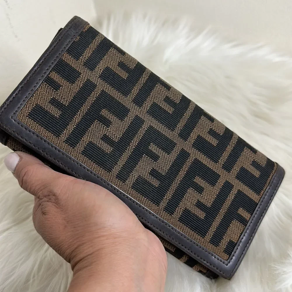💯Authentic Fendi Long Wallet 🍀